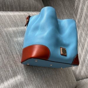 New with Tags Dooney & Bourke  (Authentic)  Small Brenna. 👀